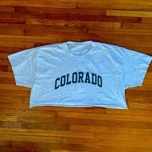 Casual cropped t-shirt.